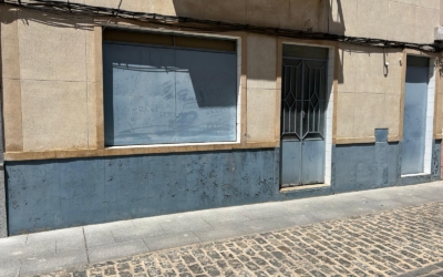Vivienda y Local Calle Badajoz (Barcarrota)